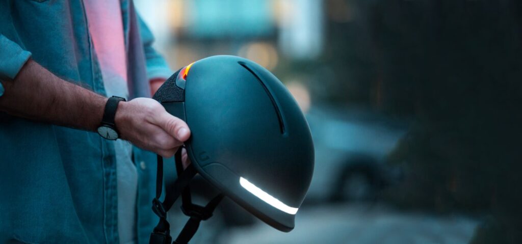 Faro – A Smart Helmet by UNIT 1 has Raised $300,000 via Kickstarter