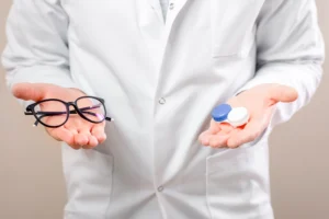 Contacts Vs. Glasses: The Pros and Cons