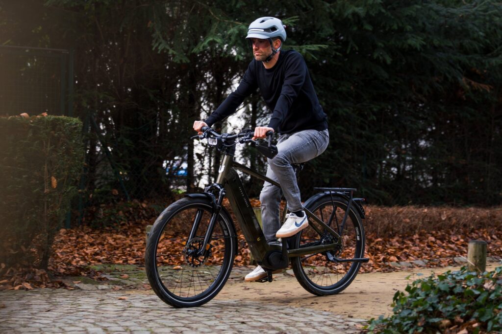 Smart Helmet vs Regular Bike Helmet